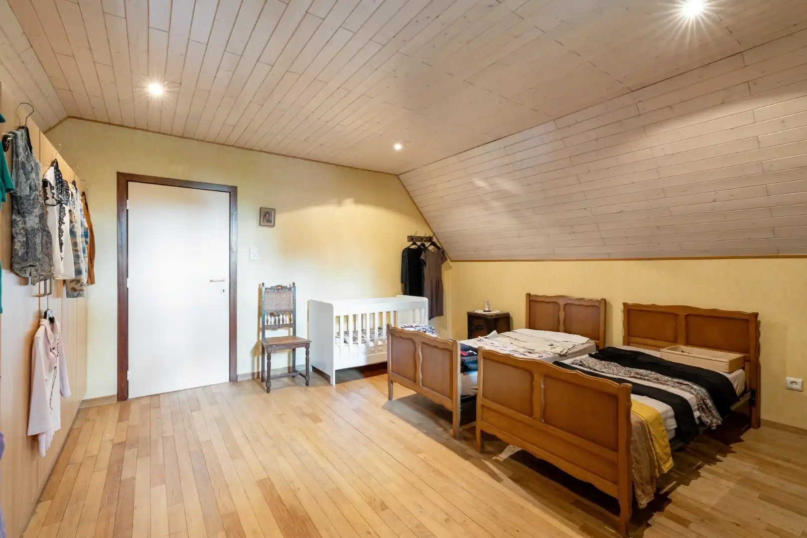 Ruim, karaktervol landhuis met parkachtige tuin op perceel van 16a29ca. foto 31