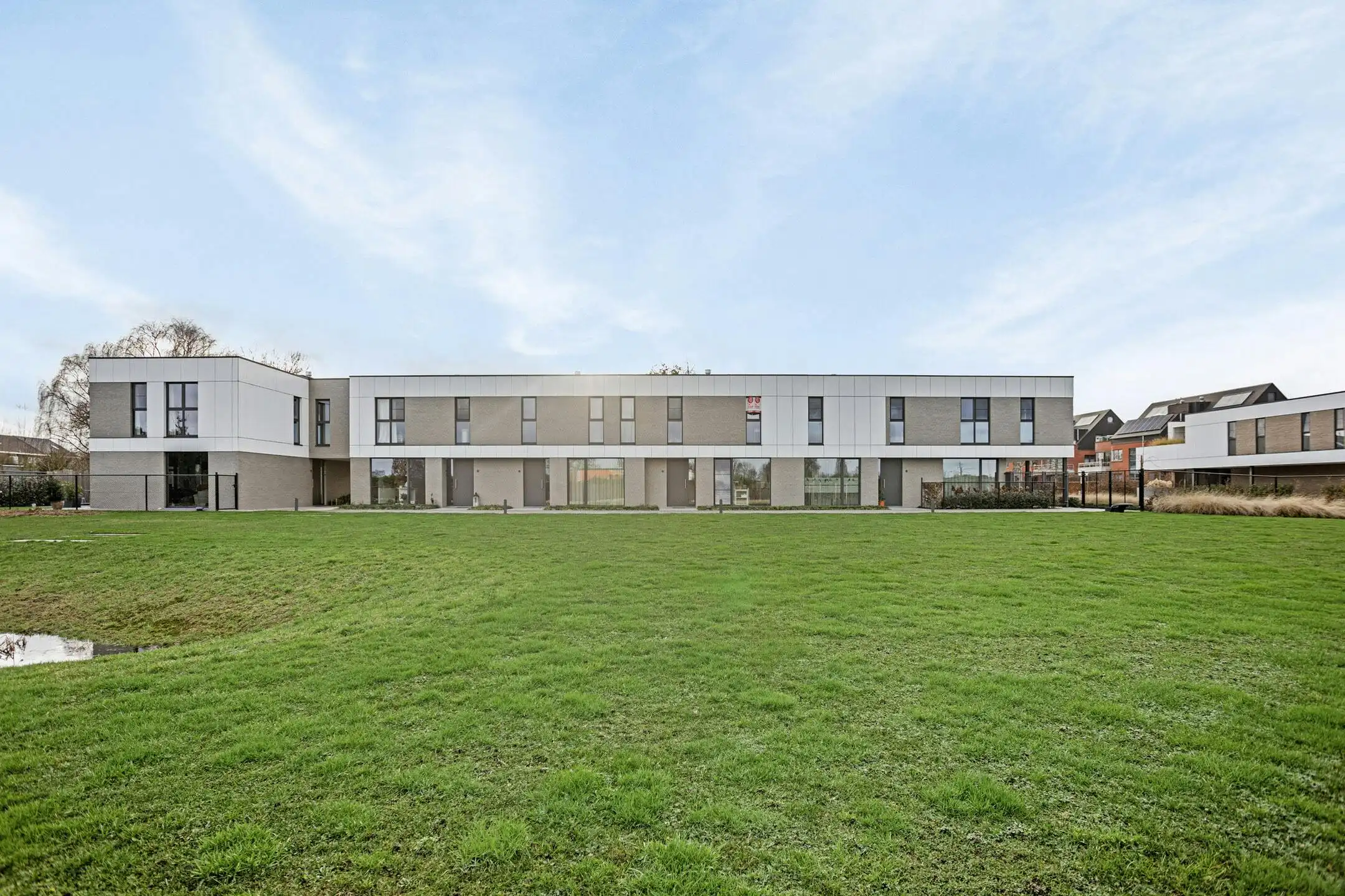 Ruime en kwalitatieve woning te koop in Brecht! foto {{pictureIndex}}