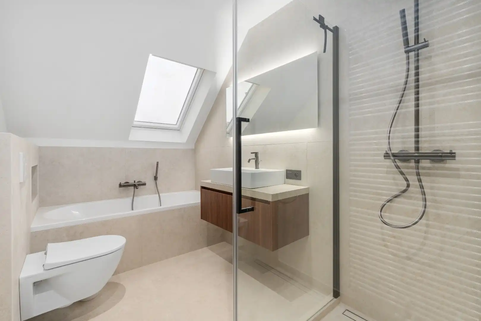 Uiterst charmante halfopen bebouwing met weidse zichten op een perceel van 2012m²  foto 35