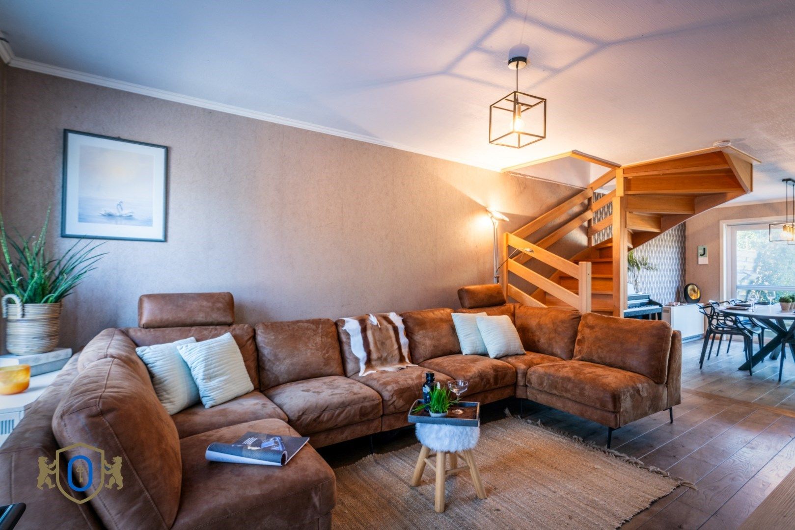 5-slpkr woning met garage & tuin foto {{pictureIndex}}