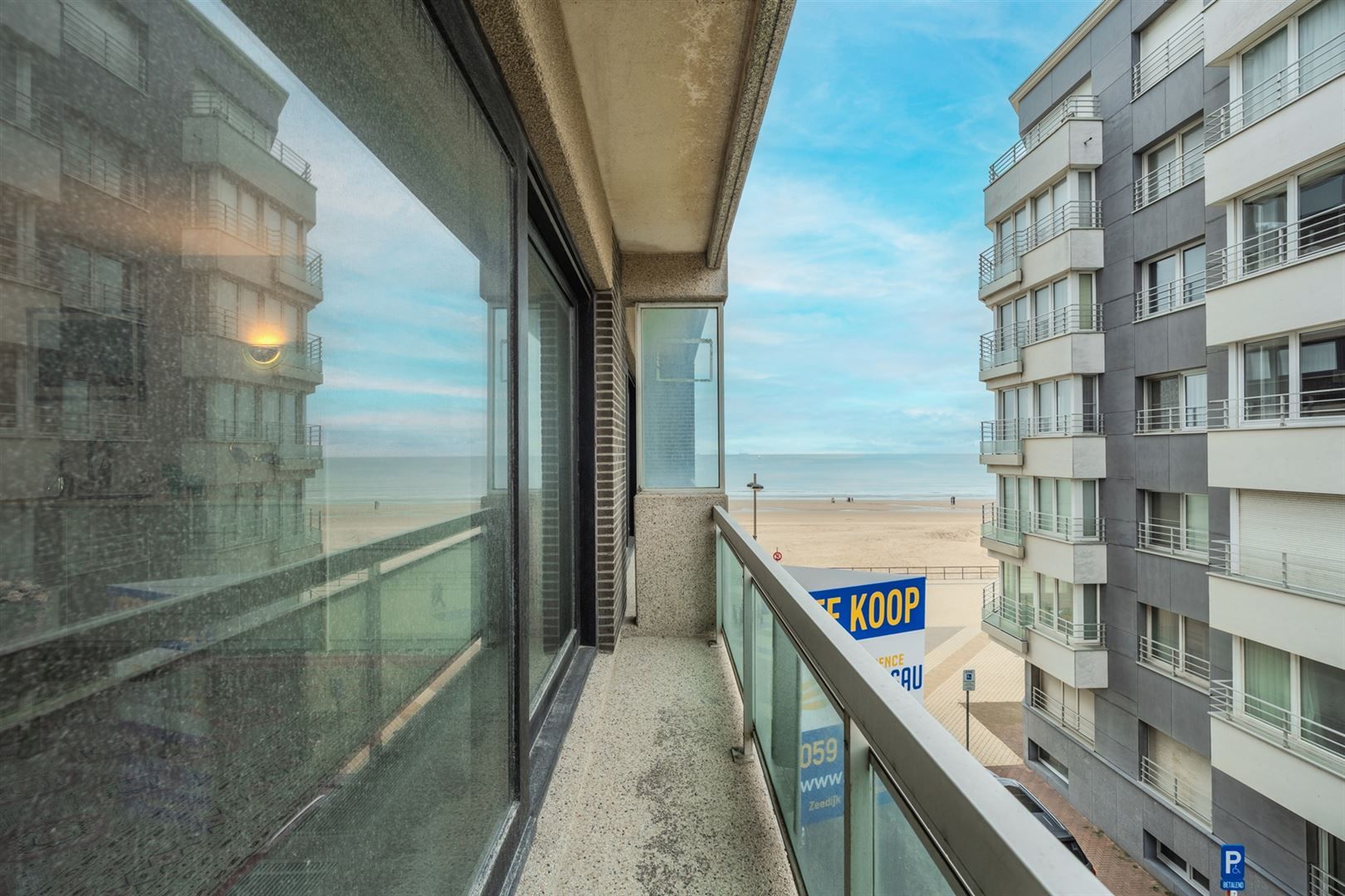 verzorgd appartement met lateraal zeezicht in residentie Falcon foto 4