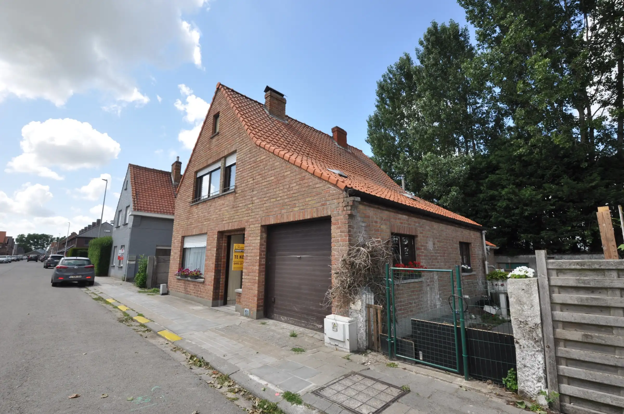 Te renoveren alleenstaande woning te Oudenburg foto {{pictureIndex}}