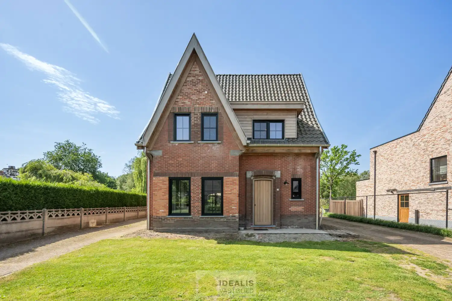Huis te koop foto {{pictureIndex}}