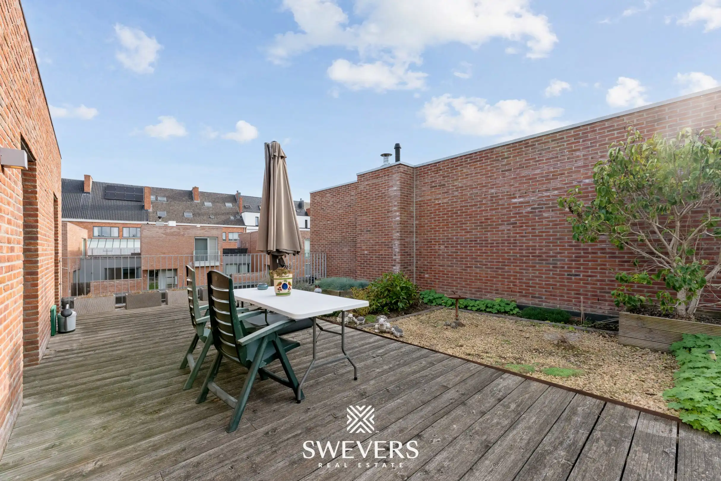 Recent en ruim duplex appartement (140m²) met 2 grote terrassen in centrum Diepenbeek foto 16