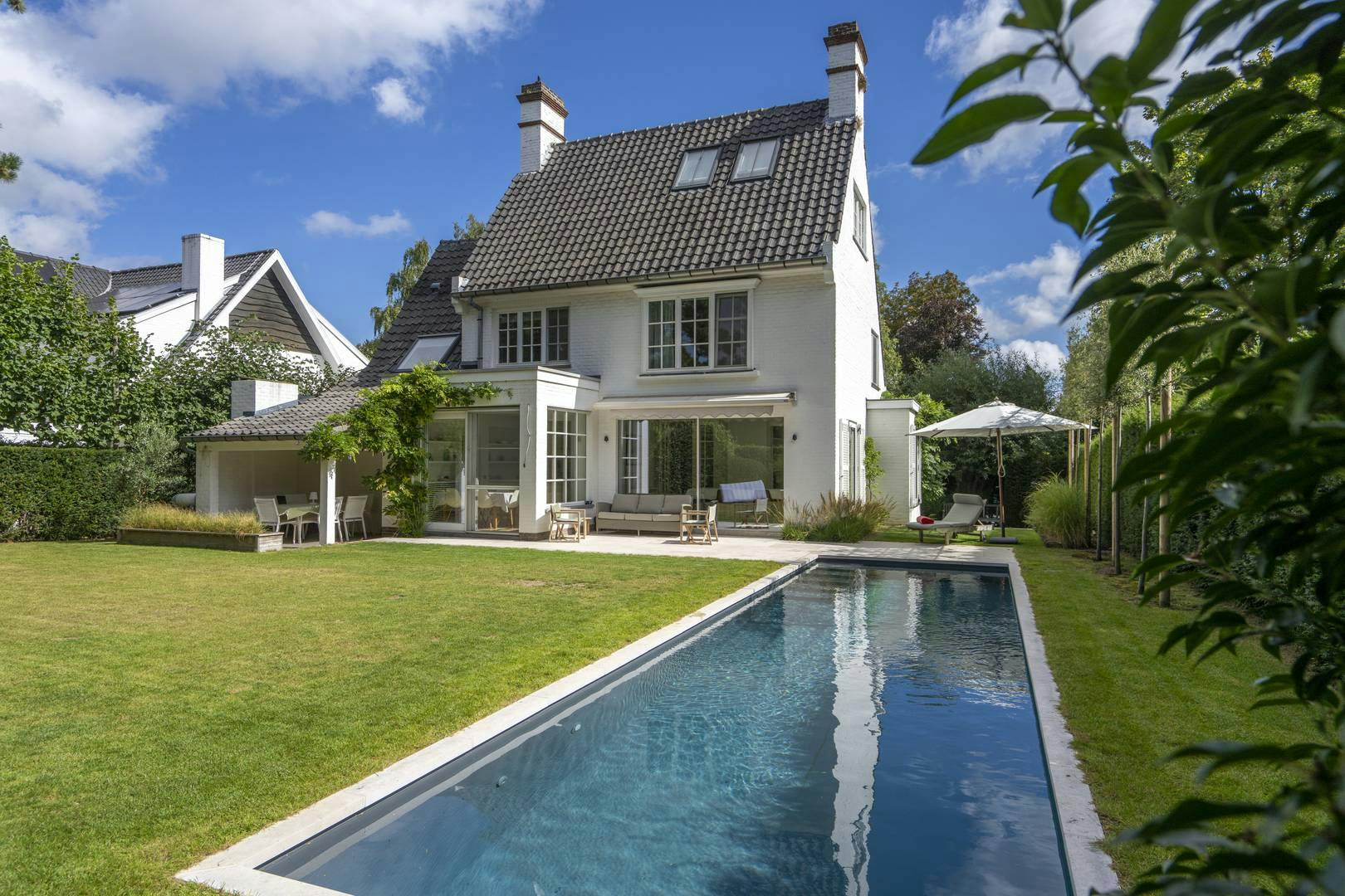 Karaktervolle villa te koop te Kortrijk foto 2