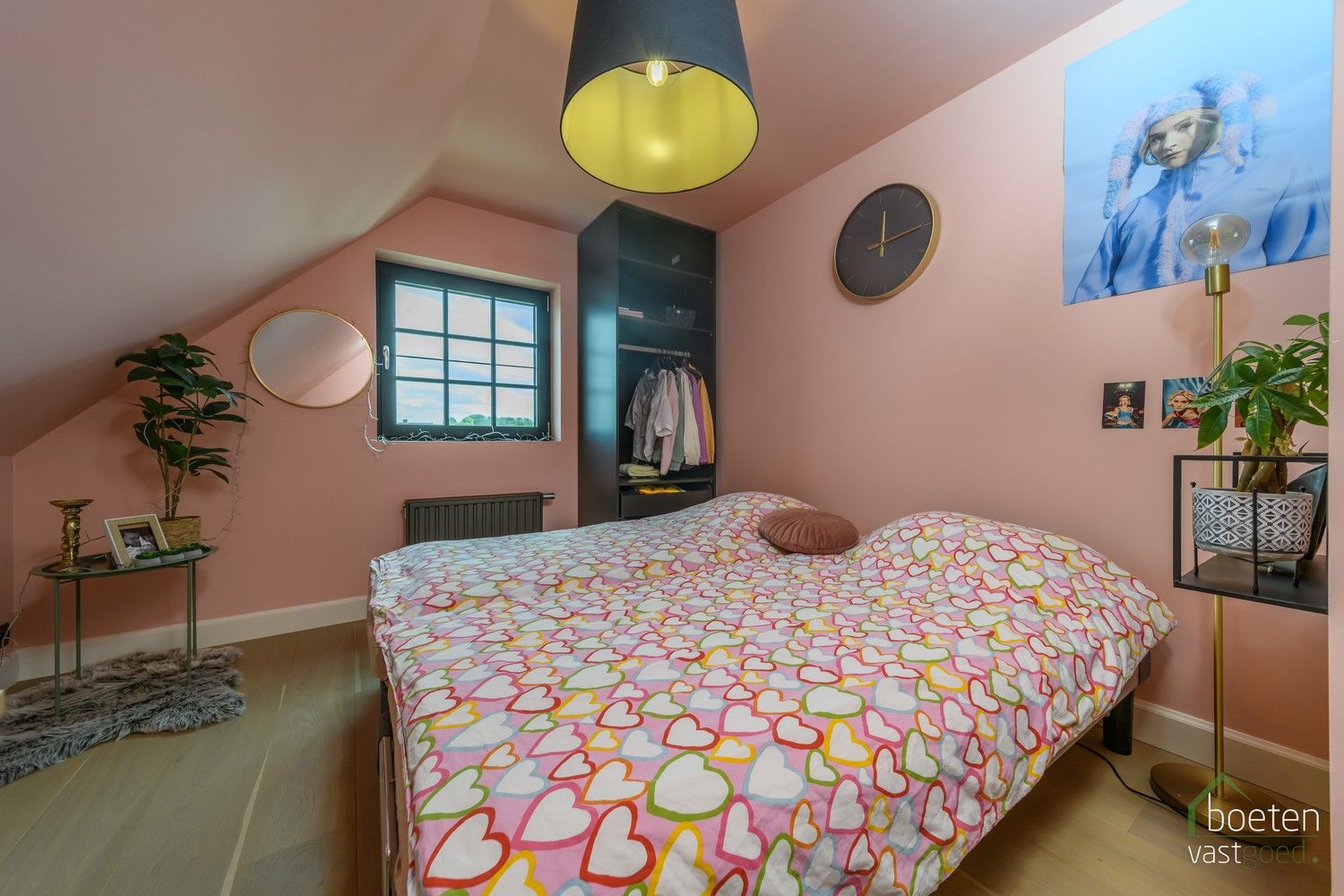 Beveren aan de IJzer: Karaktervol en rustiek landhuis met 4 slpks, warm & sfeervol interieur en ruime tuin op 13a 65ca totale grondopp. foto 14