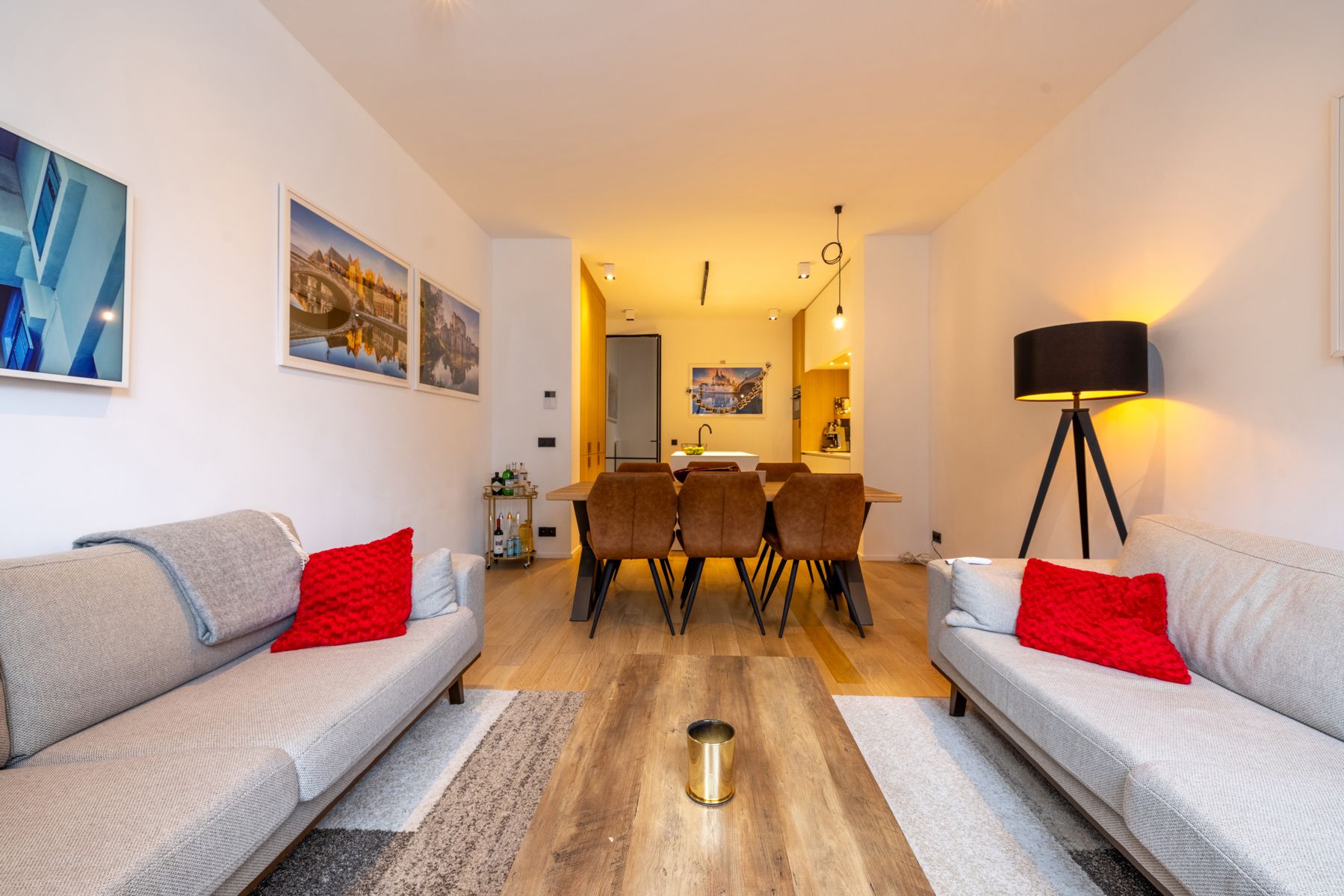 Groot drieslaapkamerappartement met 2 ruime dakterrassen! foto 9