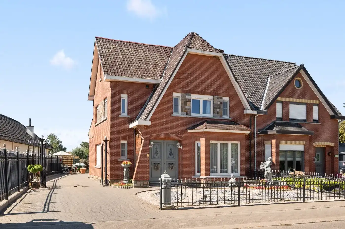 Hoofdfoto van de publicatie: Ruime en comfortabele HOB met tuin, garage en 3 slpk in Zoutleeuw
