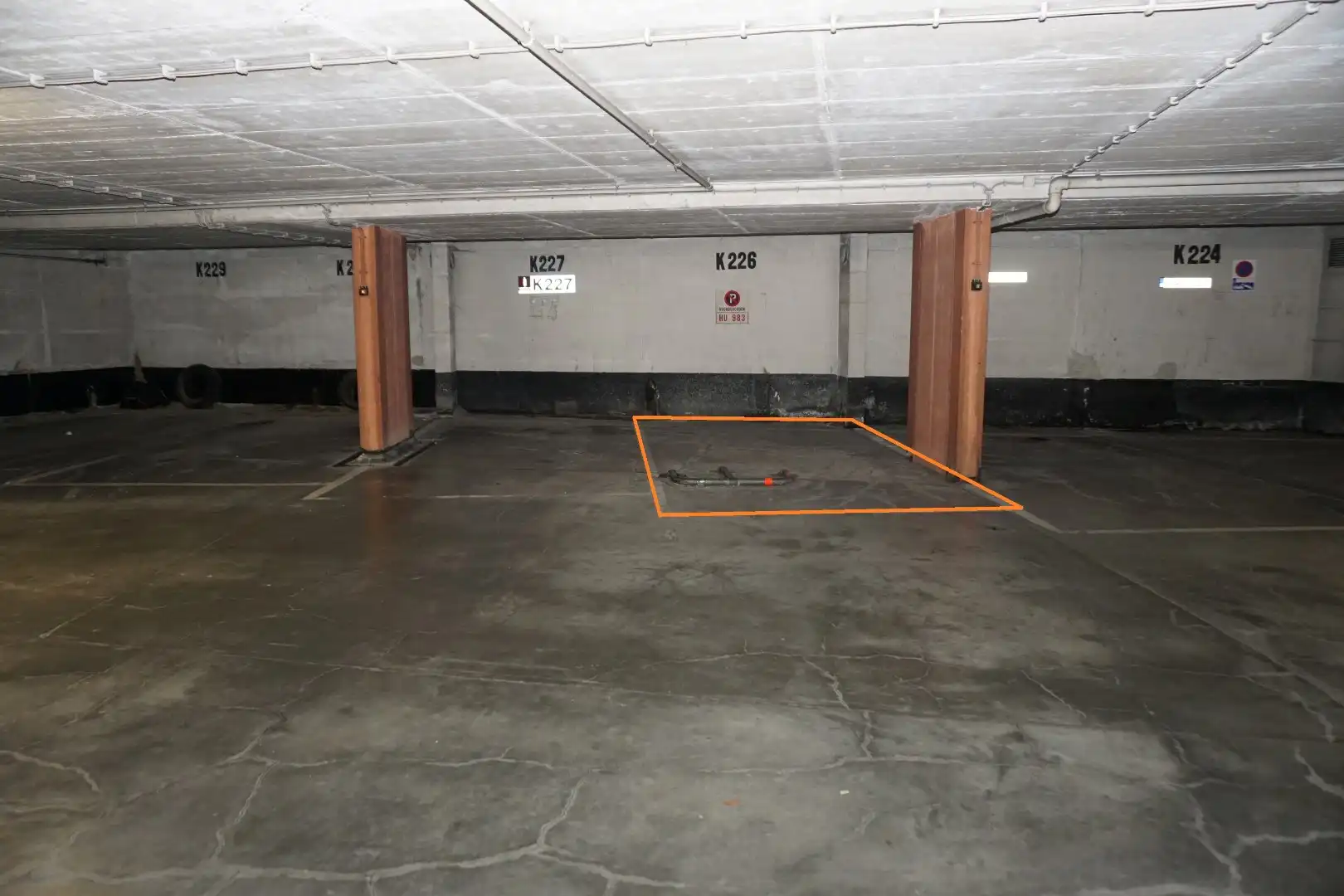 Autostaanplaats in parking Leopold foto 5
