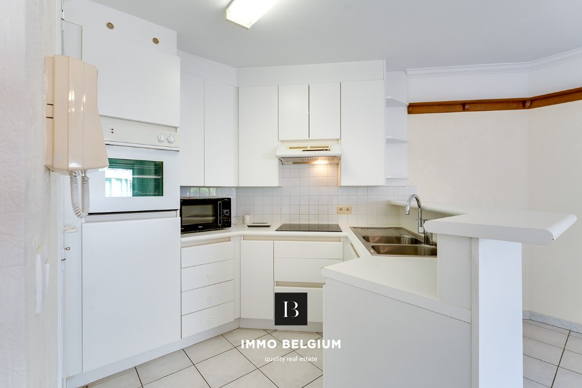 Ruim 3-slaapkamer appartement in het centrum foto 4