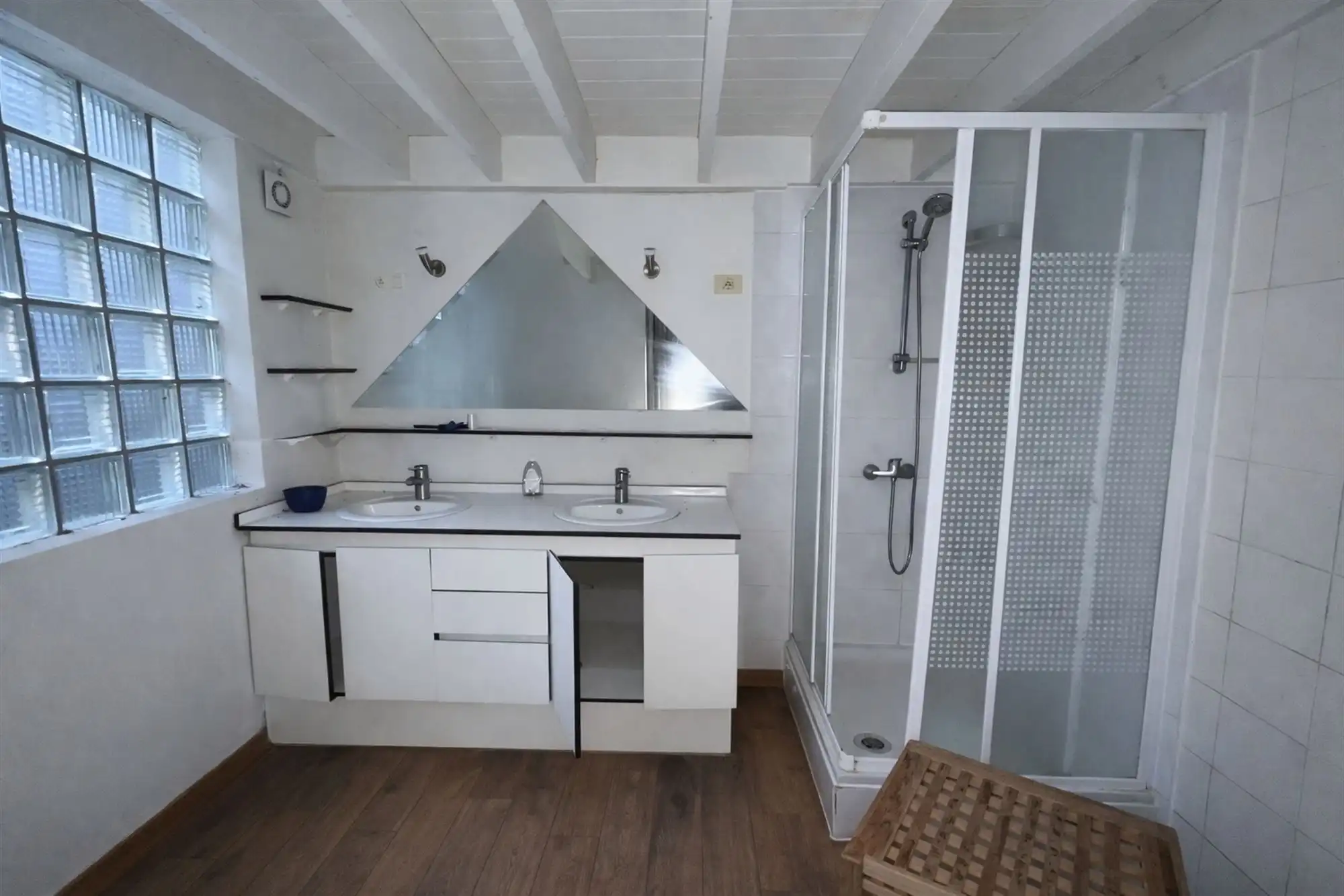 Op te frissen stadswoning met loftgevoel en dakterras foto 5