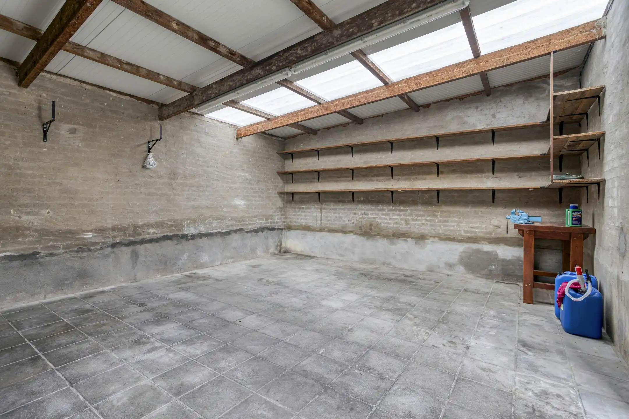 Te renoveren statige woning met royale tuin in Ardooie foto 30