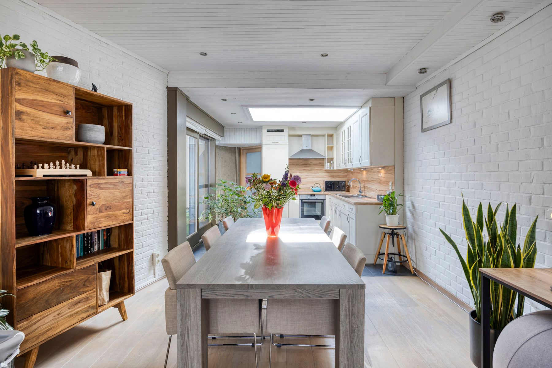 Instapklare woning met veel lichtinval in hartje Zele foto 5