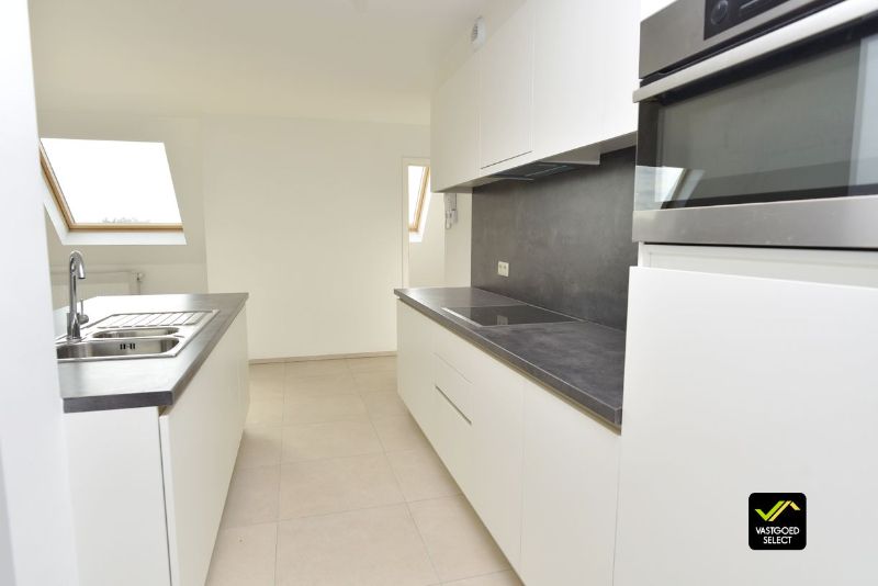 Te huur: ruime duplex in Maldegem met lift naar beide verdiepingen foto 5