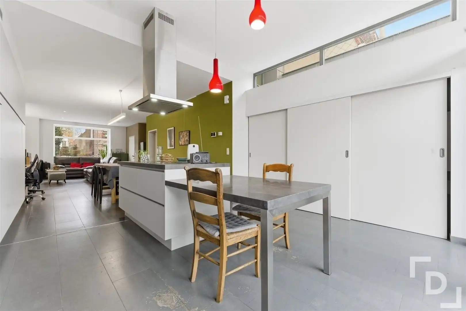 Gerenoveerde woning met huislift op toplocatie in Ieper. foto 8