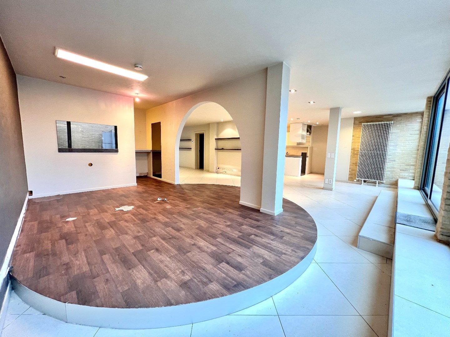 INSTAPKLARE HANDELSRUIMTE (135m²) MET OPTIONELE GARAGE EN TERRAS foto 6