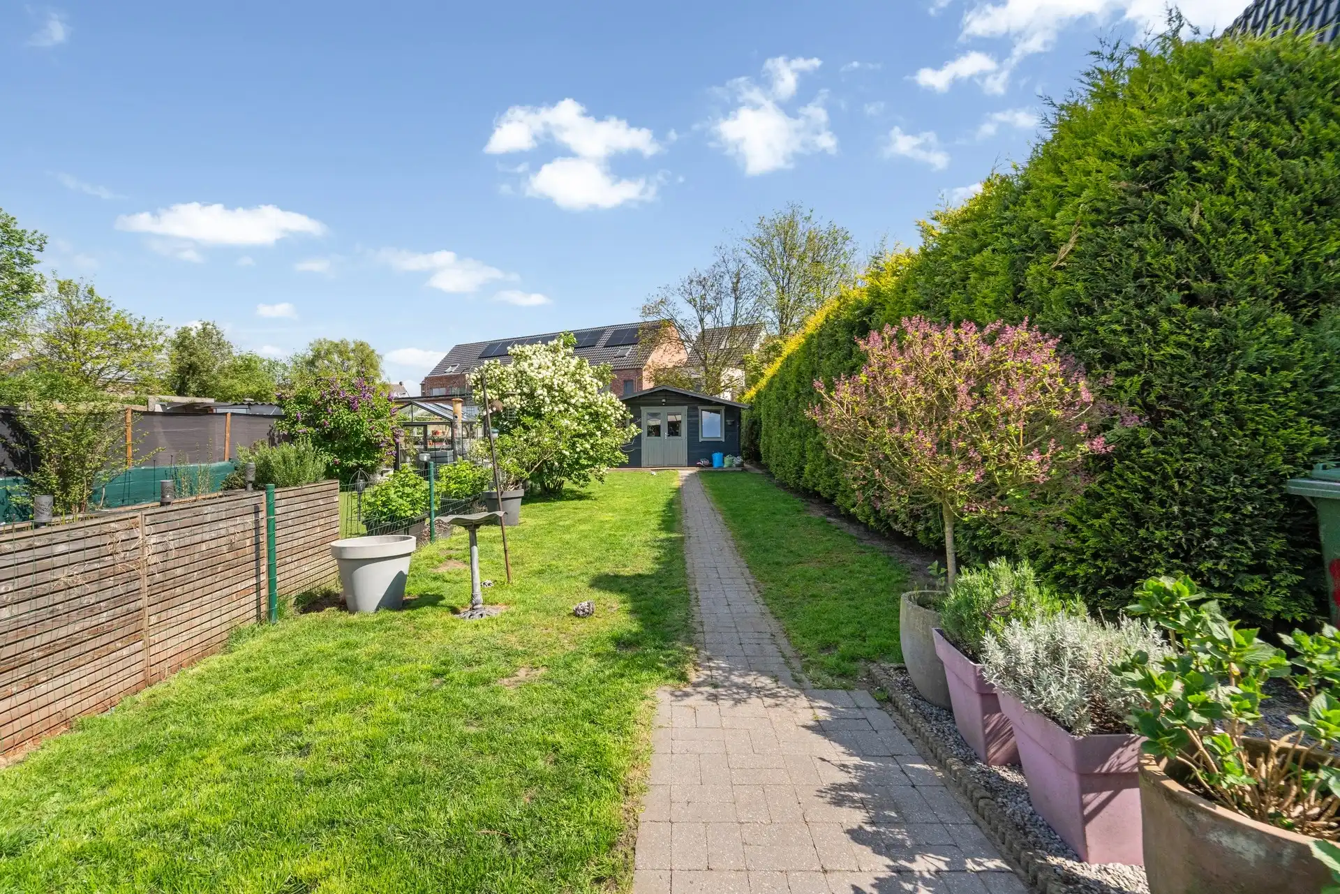 Charmante Half open bebouwing met 2 slaapkamers en prachtige tuin.  foto 11