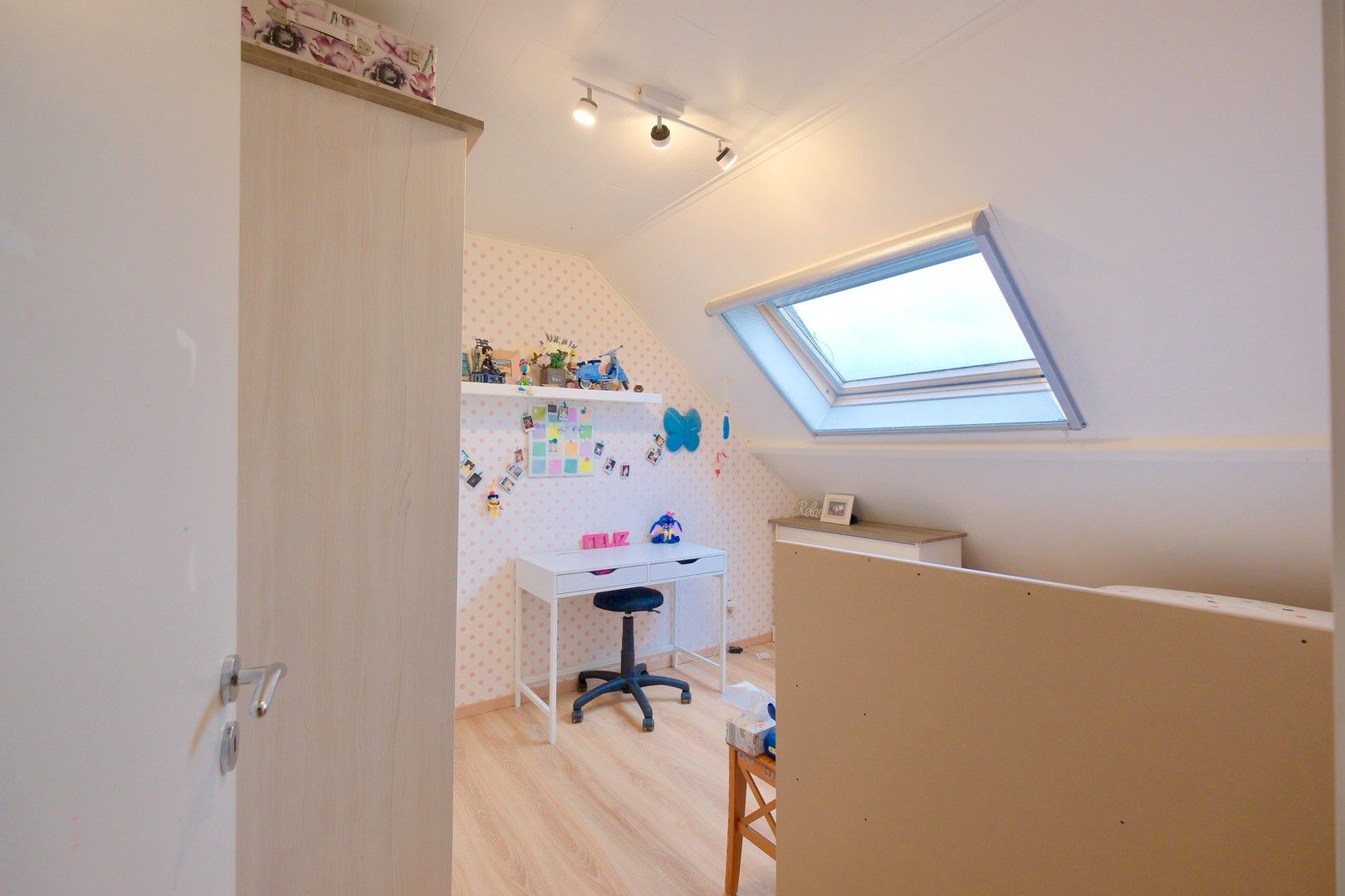 Instapklare handelswoning op toplocatie in Torhout! foto 22