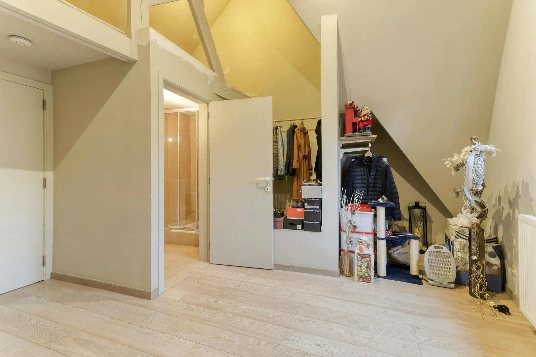 Appartement met drie kamers en twee badkamers te koop in Ieper foto 14