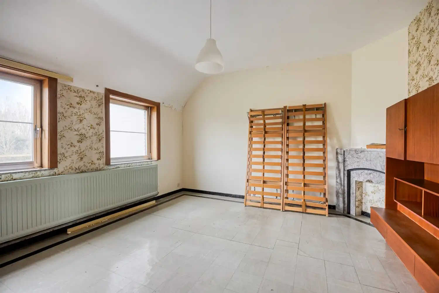 Te renoveren woning met veel potentieel gelegen in het centrum van Sint-Pieters-Leeuw foto 15