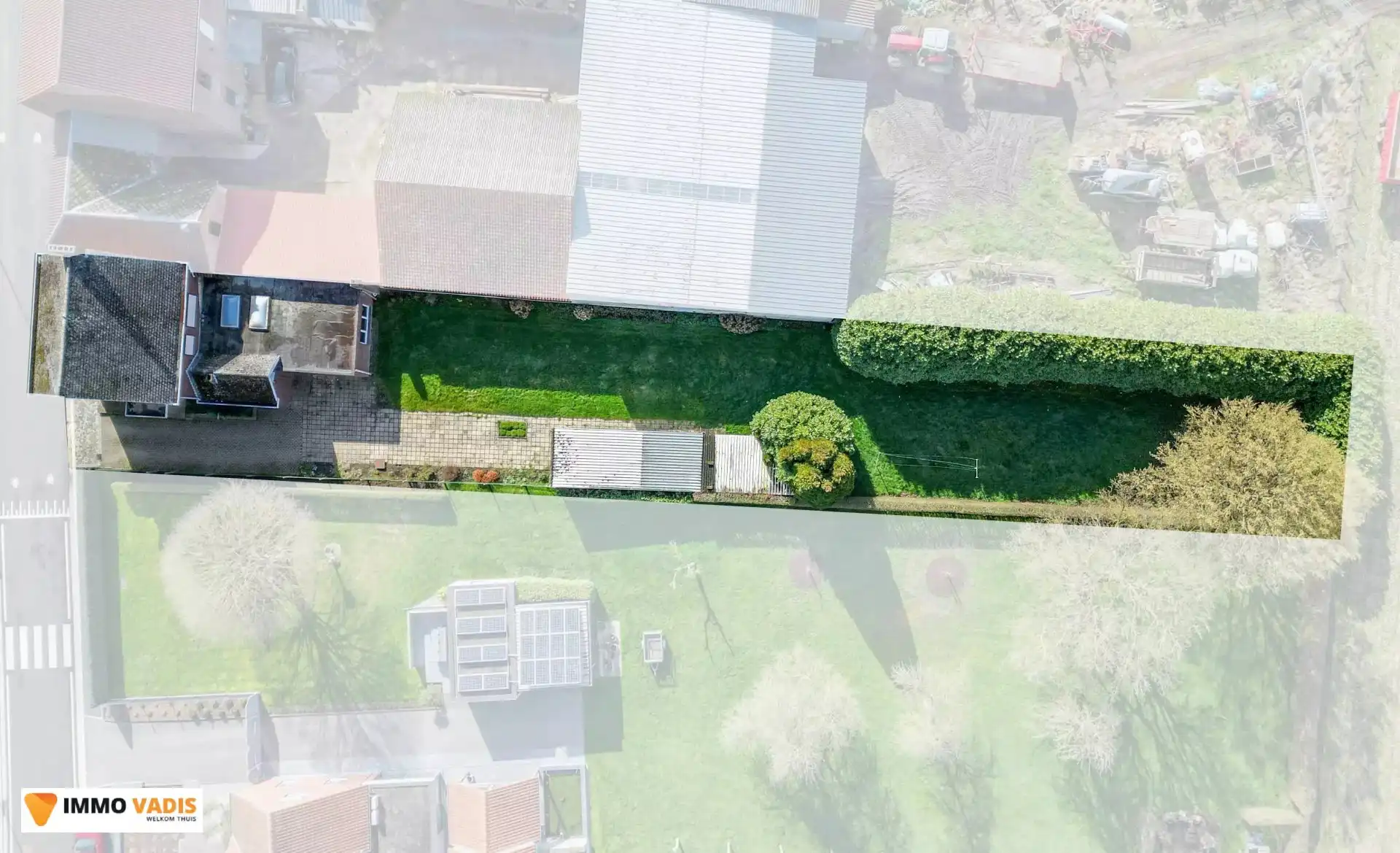 Halfopen bebouwing met 4 slaapkamers en vrijstaande garage foto 2