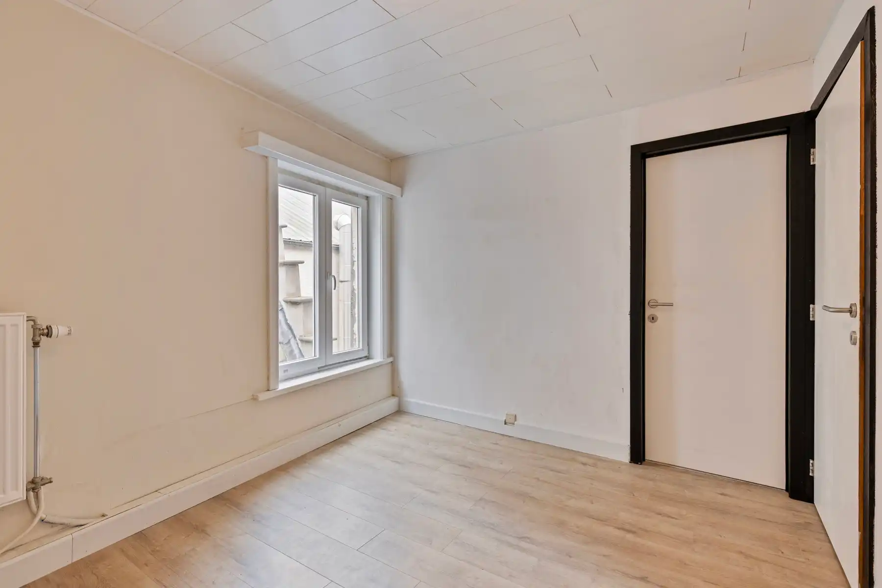 Te renoveren appartement (2 slpk) in het hart van Antwerpen. foto 8