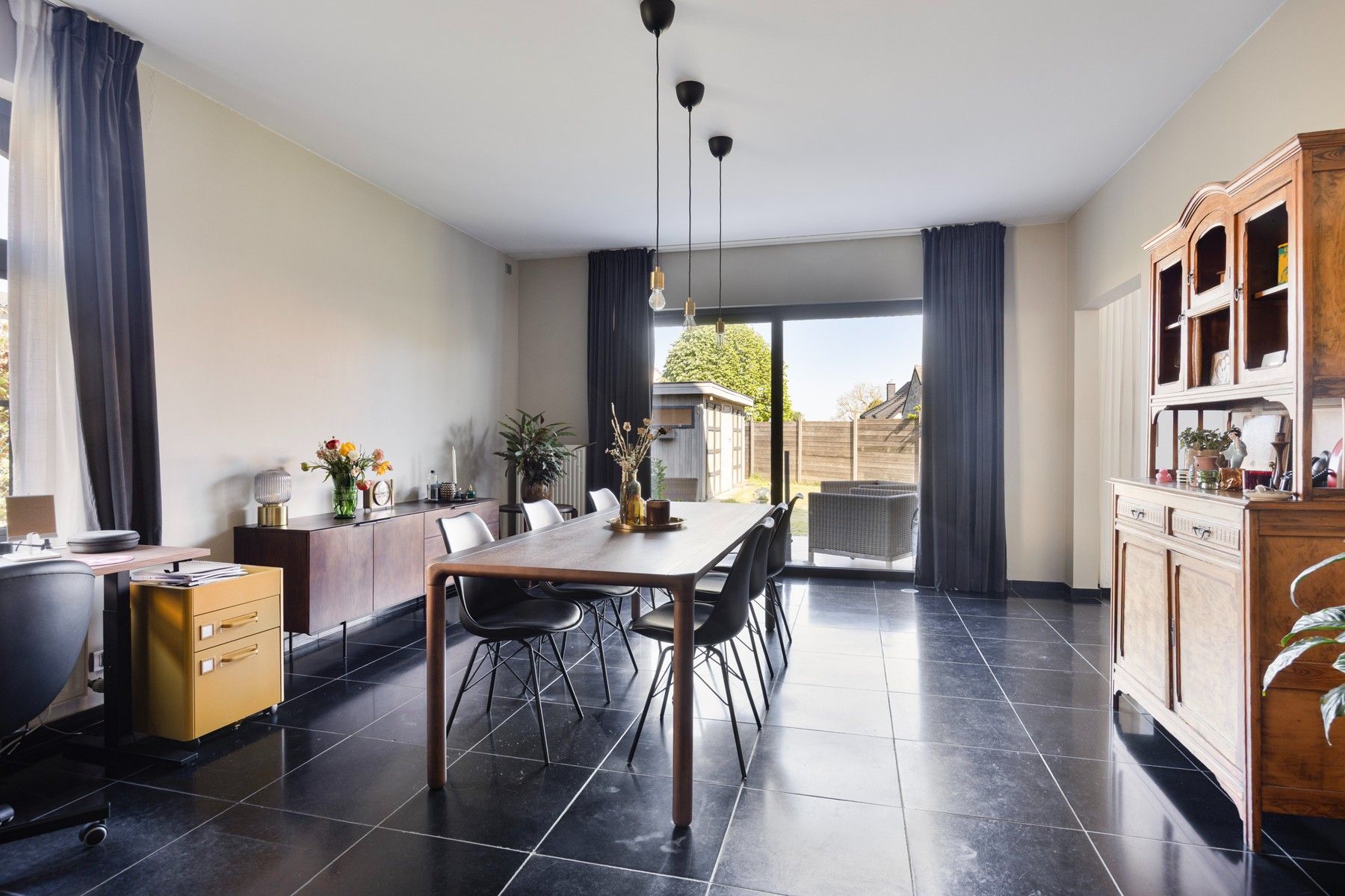Gelijkvloersappartement met terras en kleine tuin foto 6