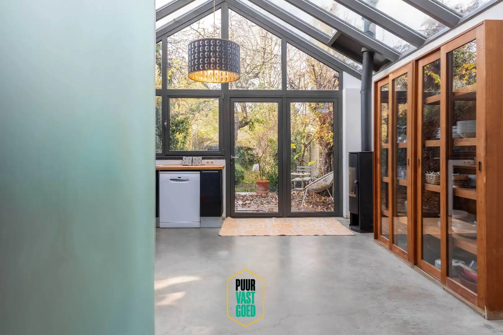 Karaktervolle burgerwoning met 5 slaapkamers en zonnige tuin, nabij de Kruispoort. foto 9