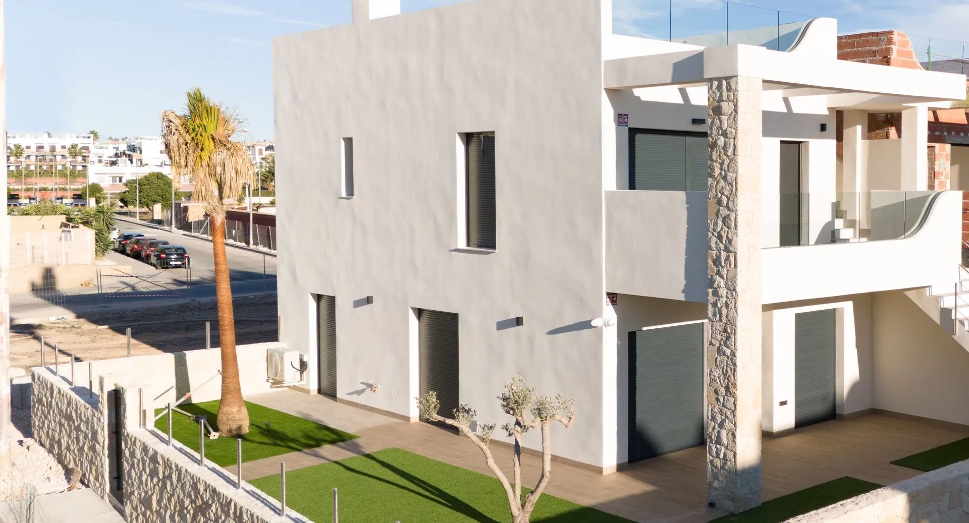 Creëer jouw Mediterrane droom: luxe appartementen met eigen tuin of exclusief solarium aan de Costa Blanca foto {{pictureIndex}}