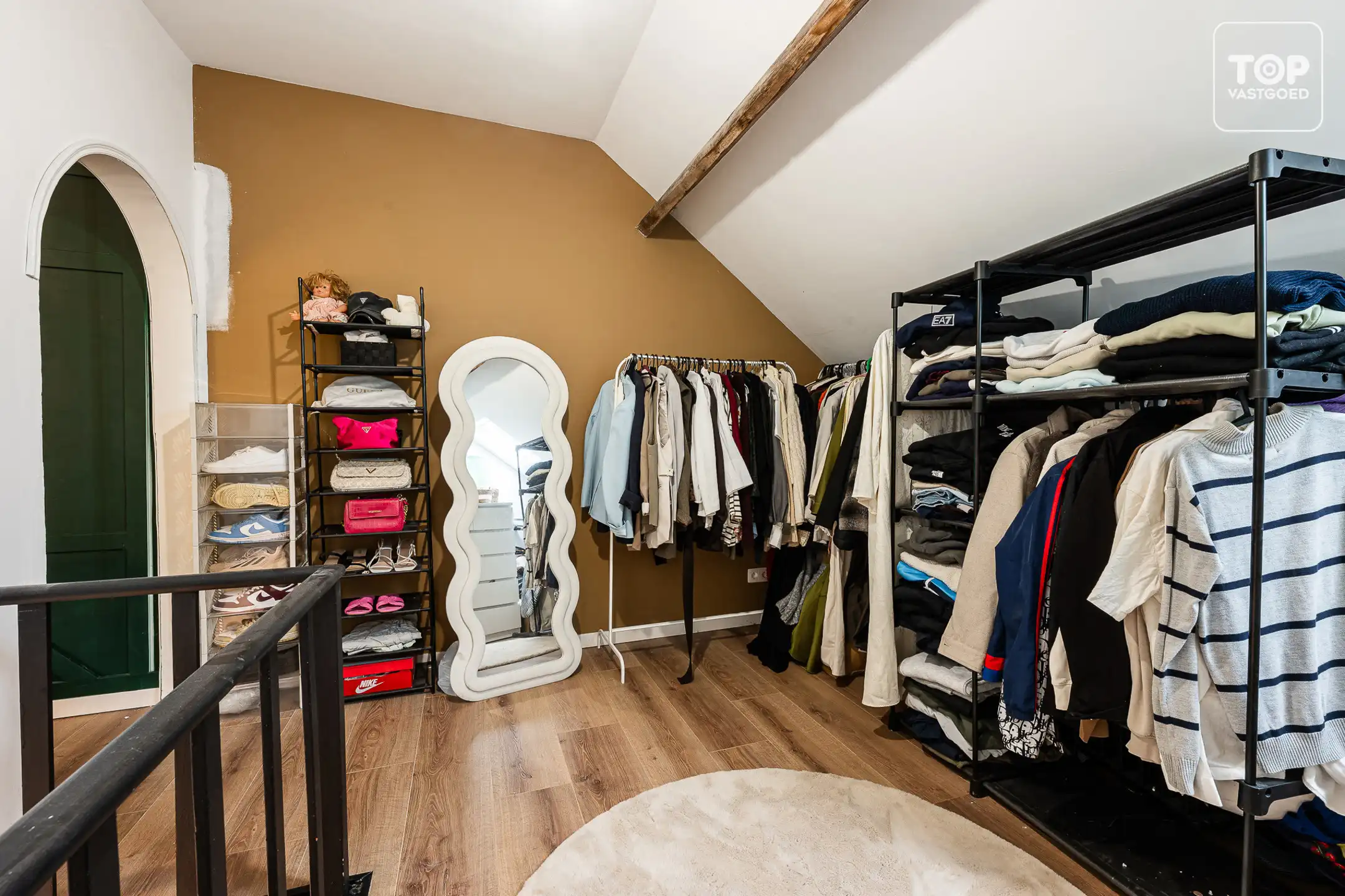 Recent gerenoveerde woning met 4 slaapkamers op TOPlocatie foto 20