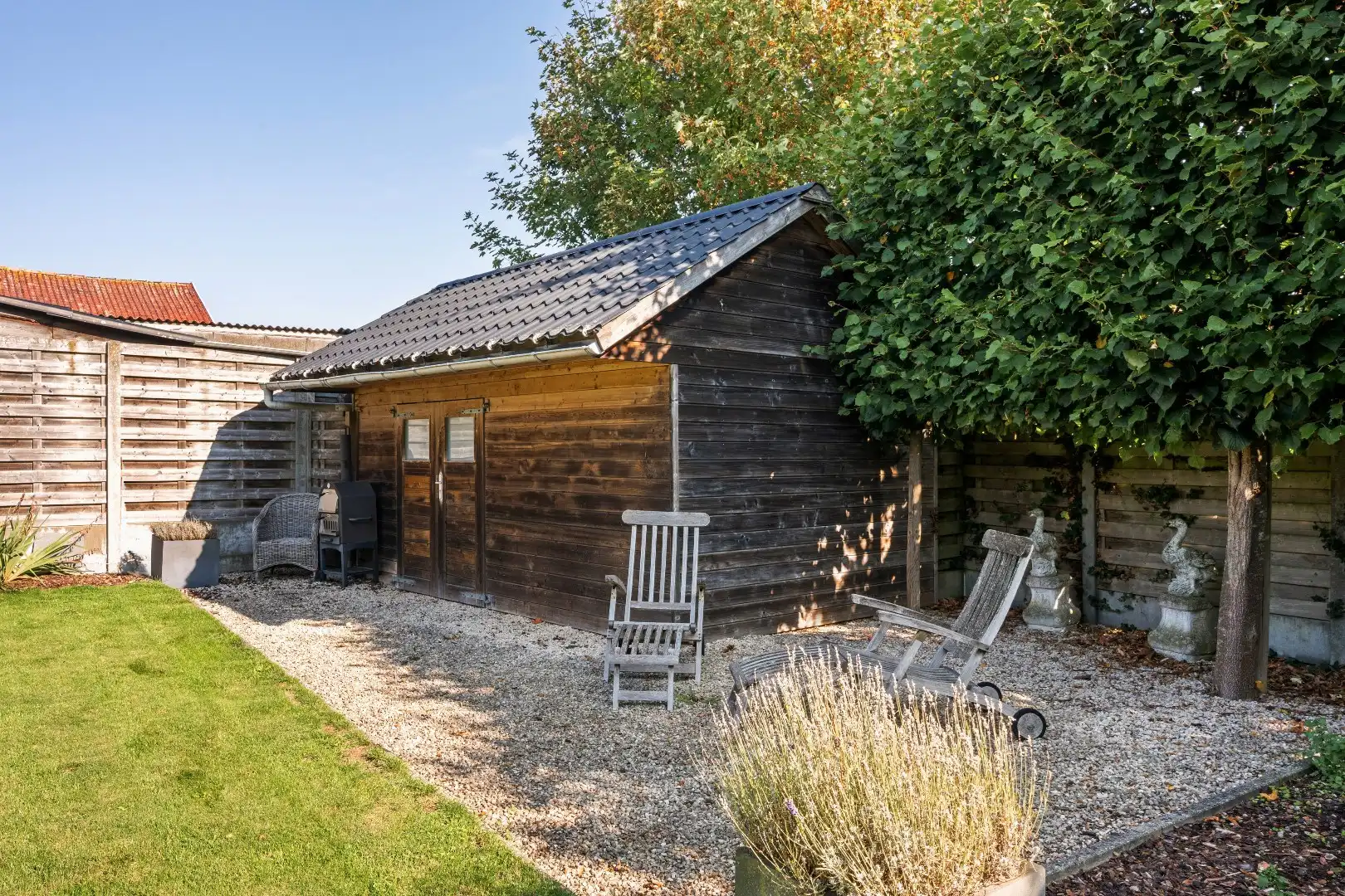 Instapklare halfopen woning met 3 slaapkamers, garage, tuin en mancave in Mesen foto 27