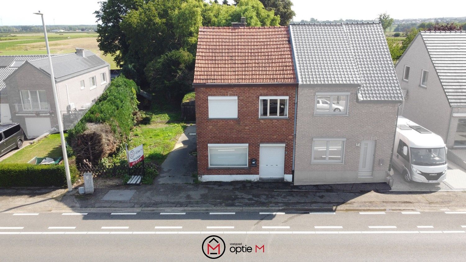 Hoofdfoto van de publicatie: Te renoveren woning met zicht op uitgestrekte velden