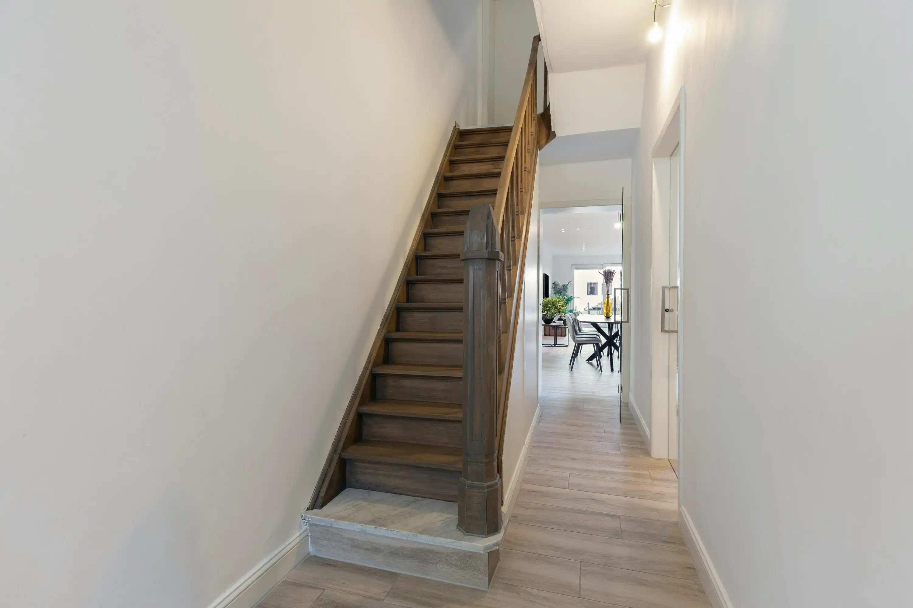 Volledig gerenoveerde woning met garage te koop in Wevelgem!  foto 5