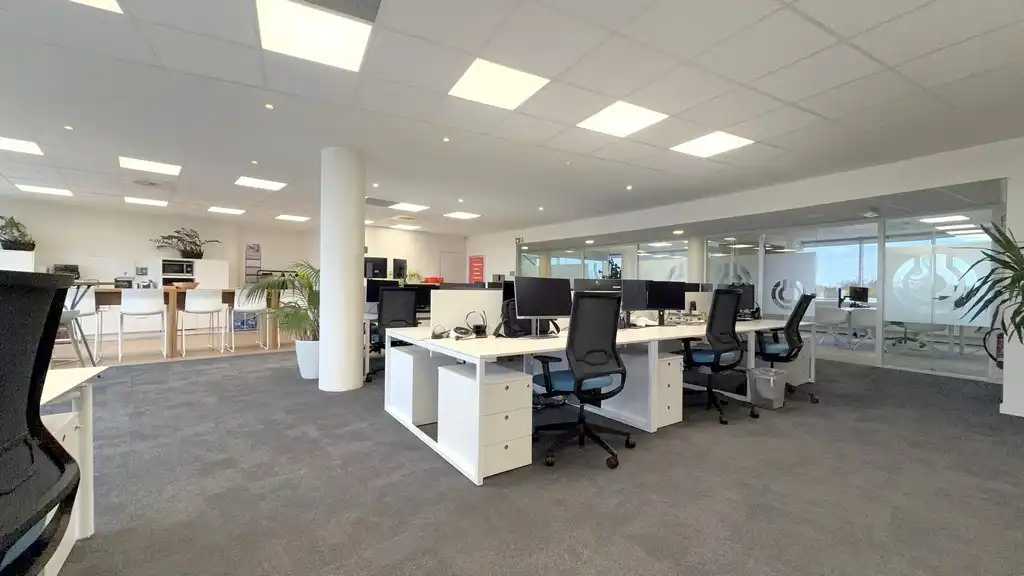 Knap ingericht kantoor te huur in Antwerp Gate I te Berchem foto 12