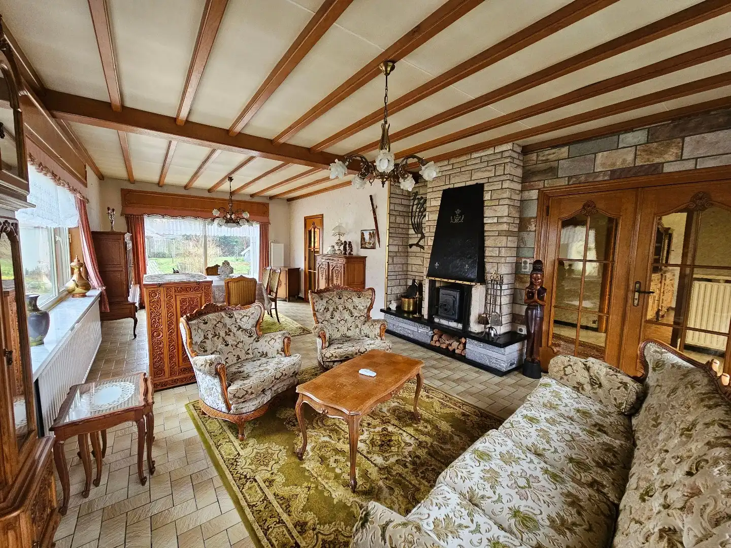 Vrijstaande laagbouwwoning op ruim perceel  foto 2