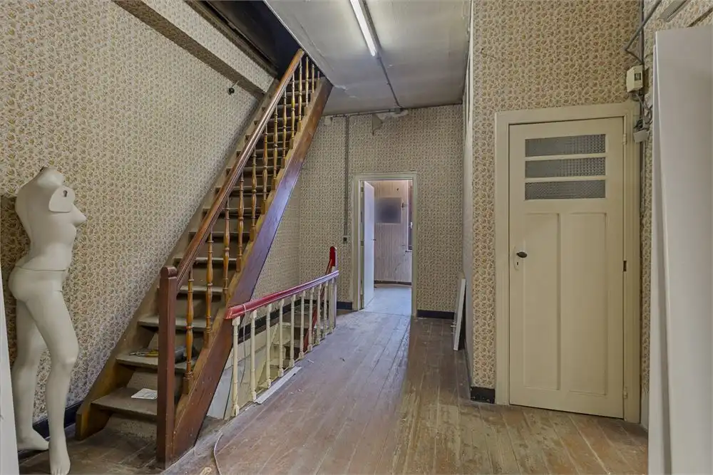 Te renoveren handelshuis op top locatie foto 4