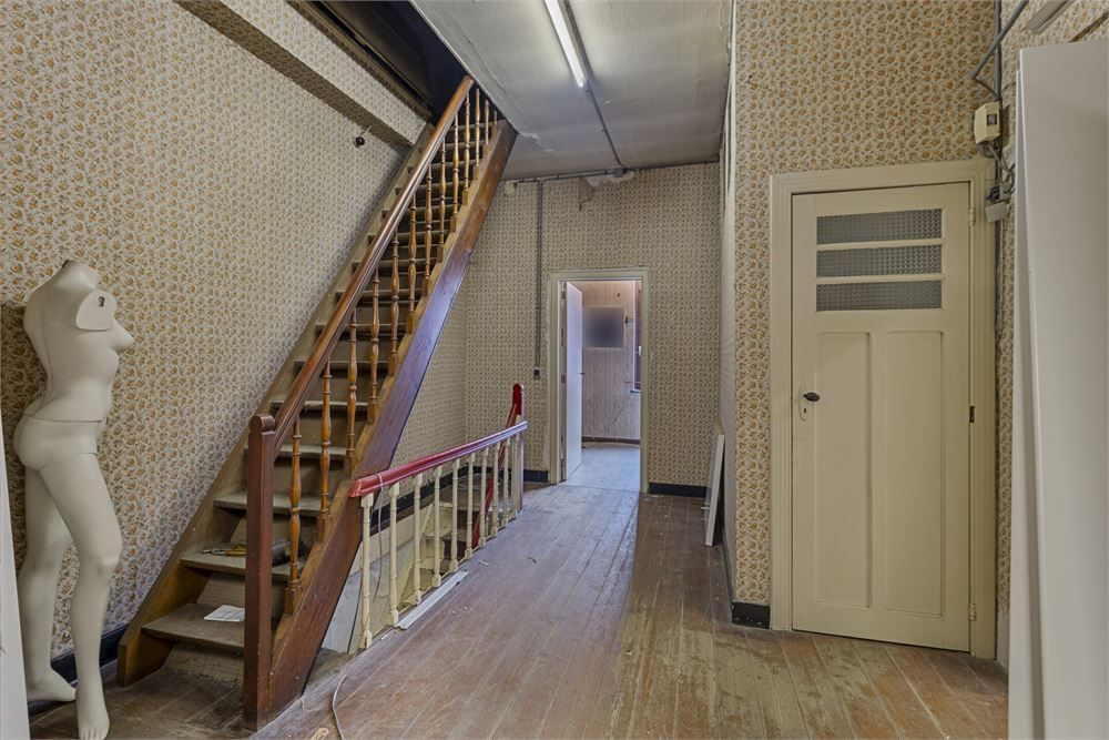 Te renoveren handelshuis op top locatie foto 4