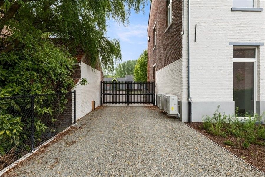 EXCLUSIEF WONEN IN EEN GERESTAUREERDE VIERKANTSHOEVE foto 22