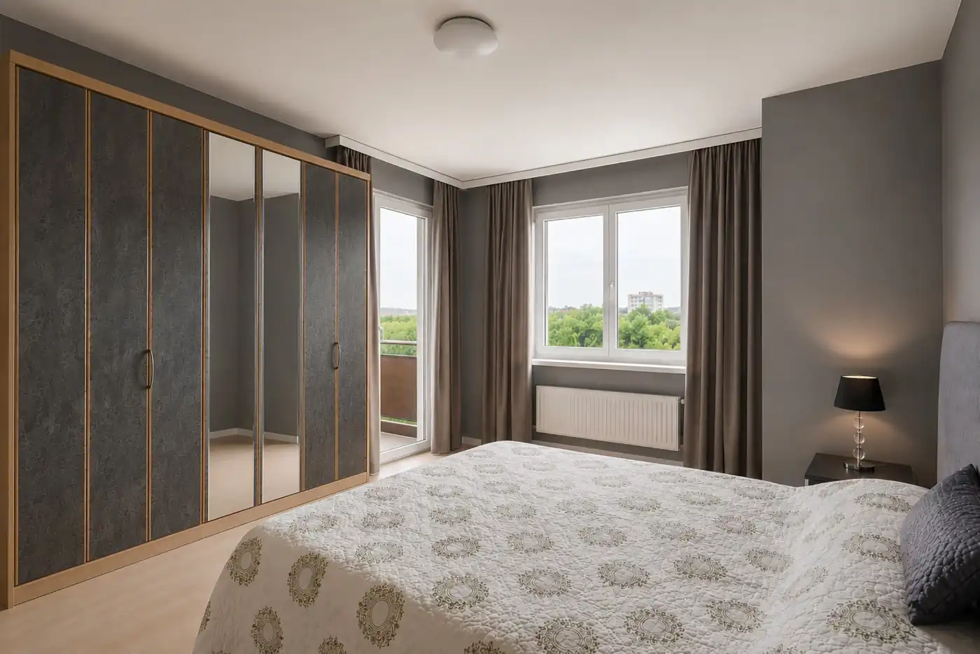 Ruim 3-slpk. appartement met terras en prachtig zicht in Berchem foto 12