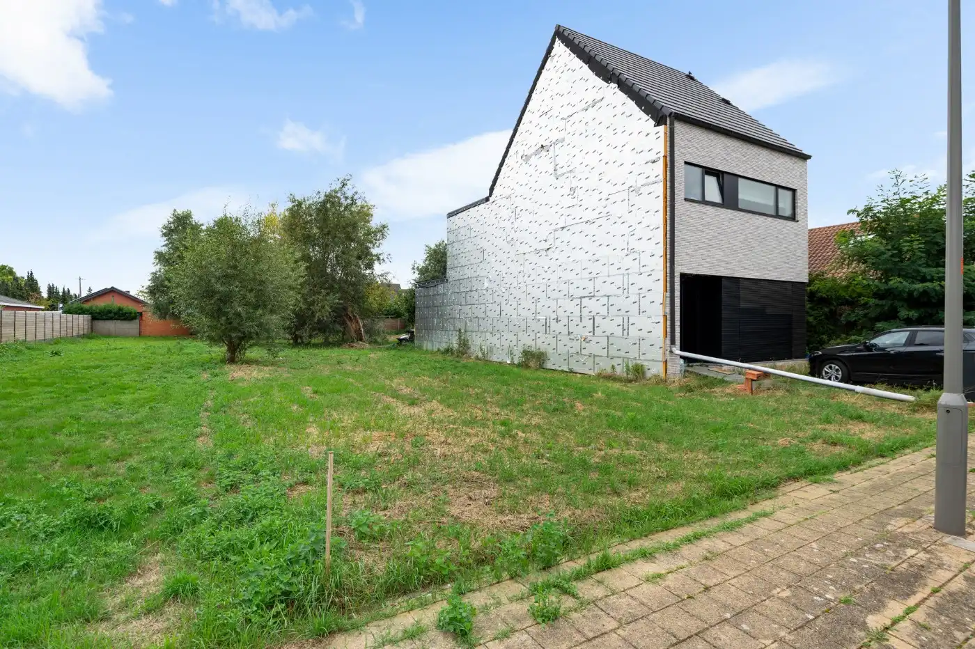Centraal gelegen bouwgrond van 547m² voor HOB foto 3