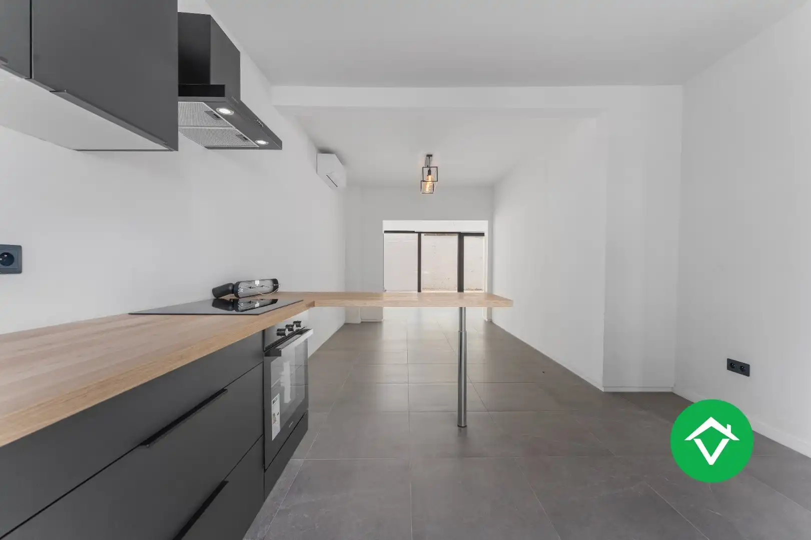 Gerenoveerde woning met 3 slaapkamers en stadstuin in hartje Roeselare foto 5