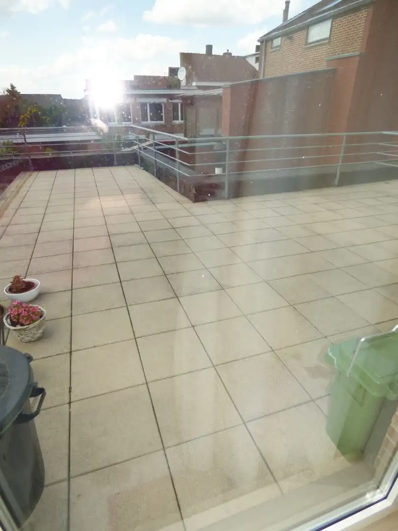 Appartement met 2 slaapkamers en groot terras in centrum Borgloon foto 12
