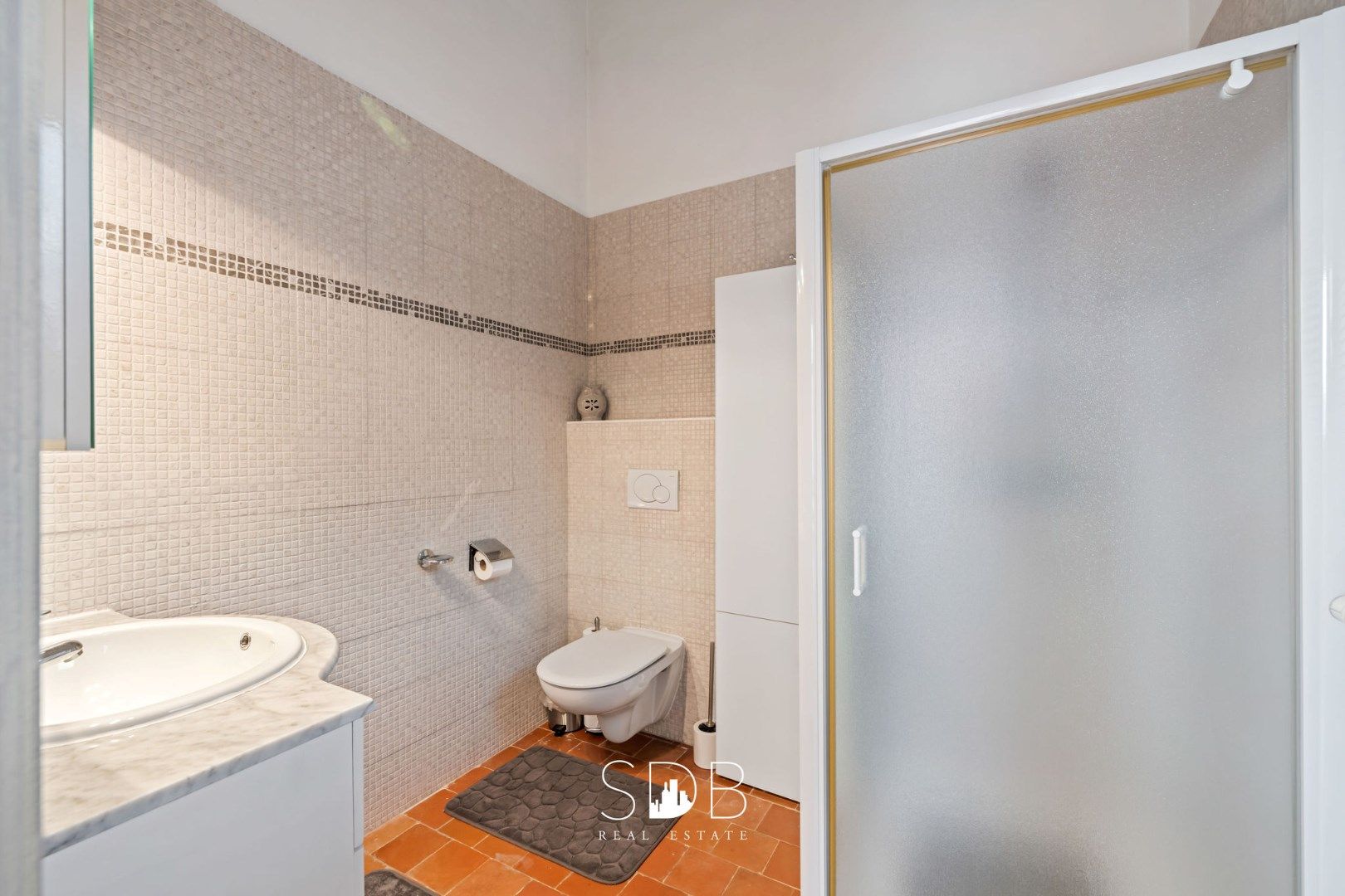Authentieke hoeve met diverse bijgebouwen en graslanden op 93.155m² foto 34