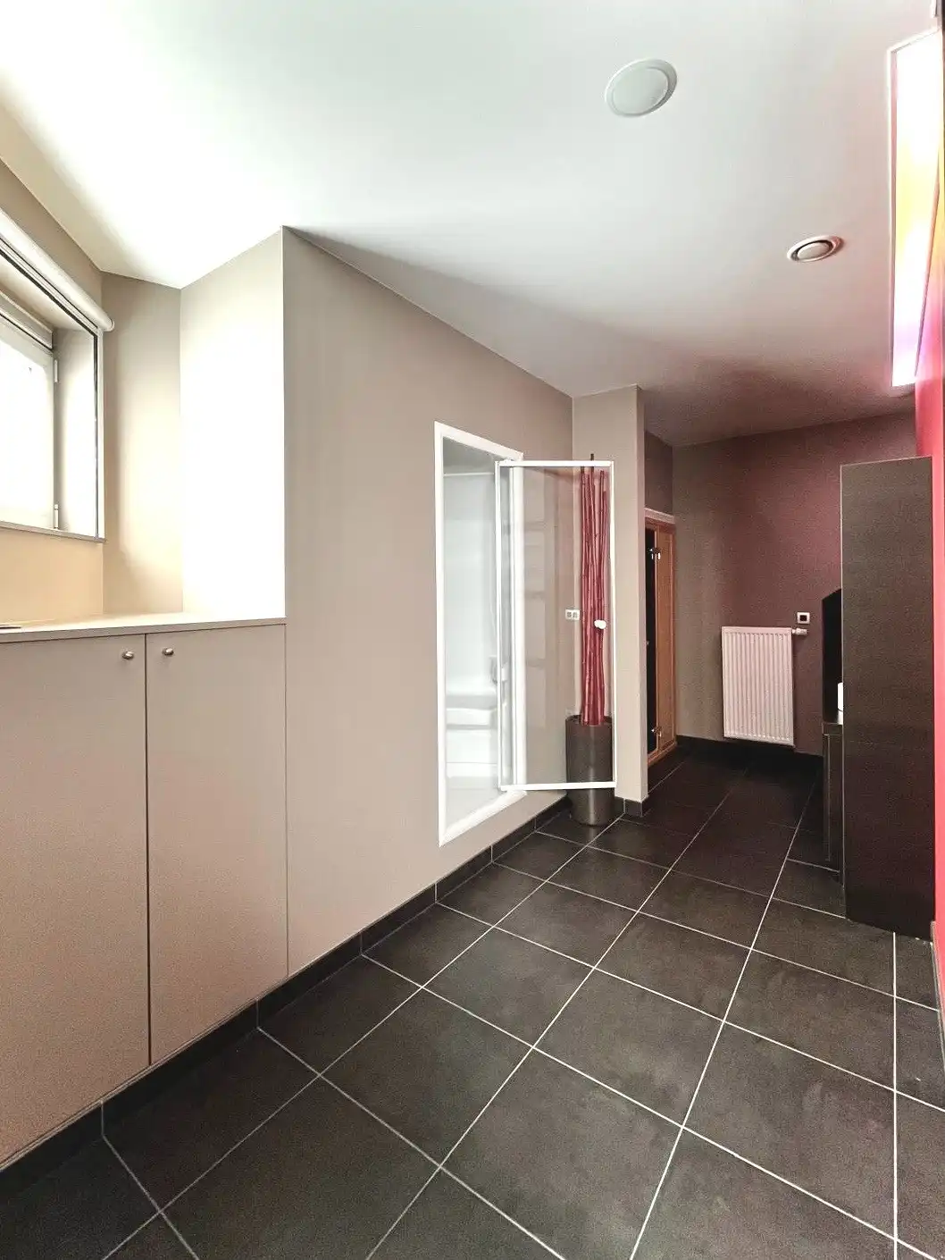 COMMERCIEEL GEBOUW - 214 M² BRUIKBARE RUIMTE foto 19