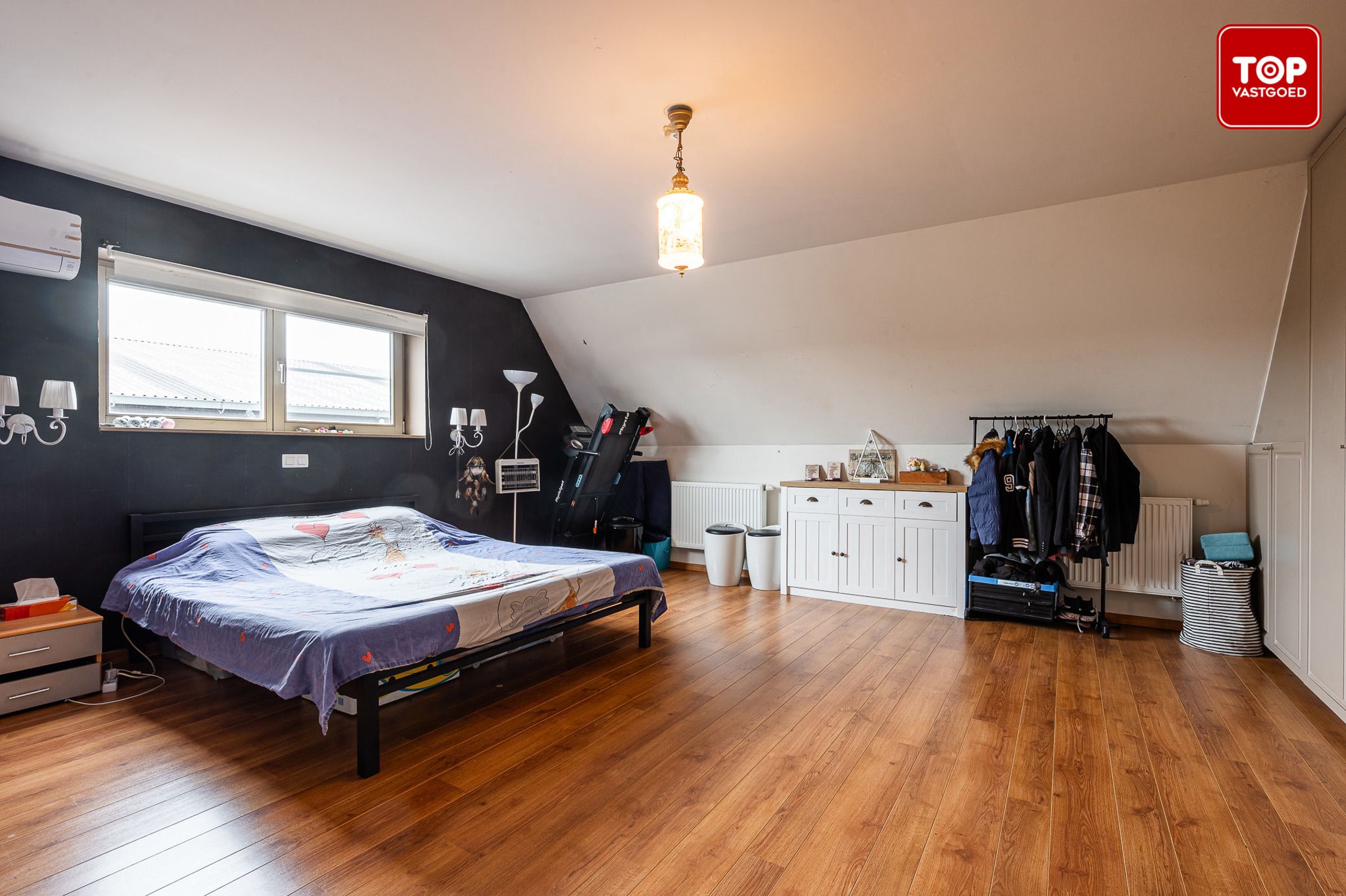 Ruime gezinswoning met 4 slaapkamers, garage en tuin nabij stadscentrum foto 15