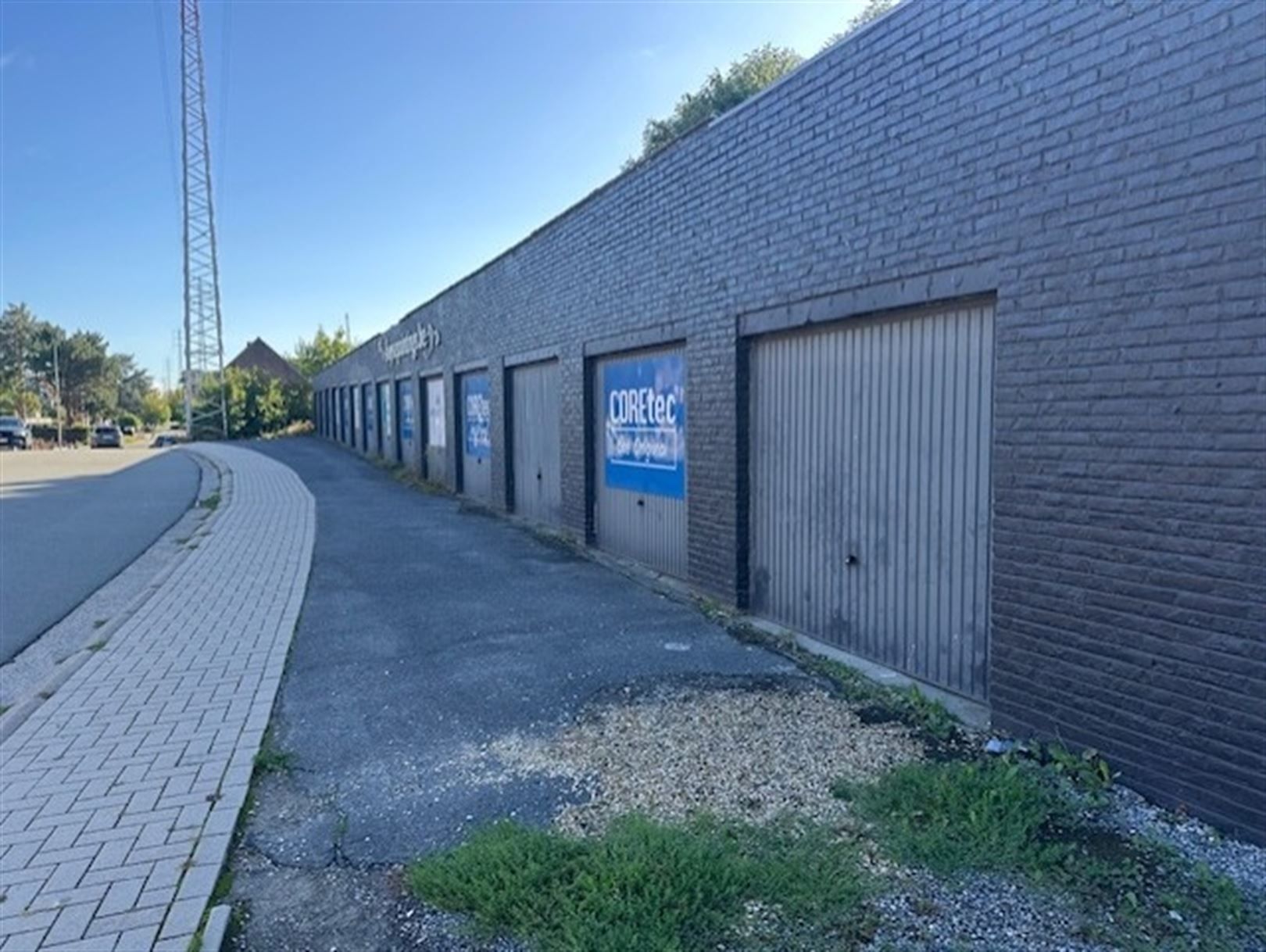14 garages te Bevere foto 2