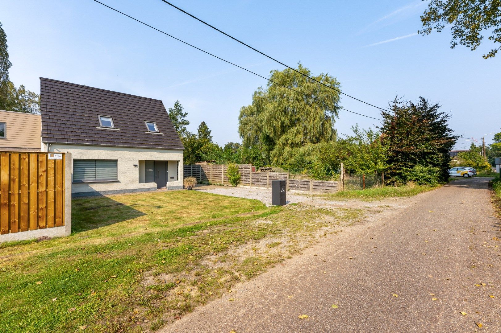 Ruime gerenoveerde woning met 5 slaapkamers in een doodlopende straat foto 4