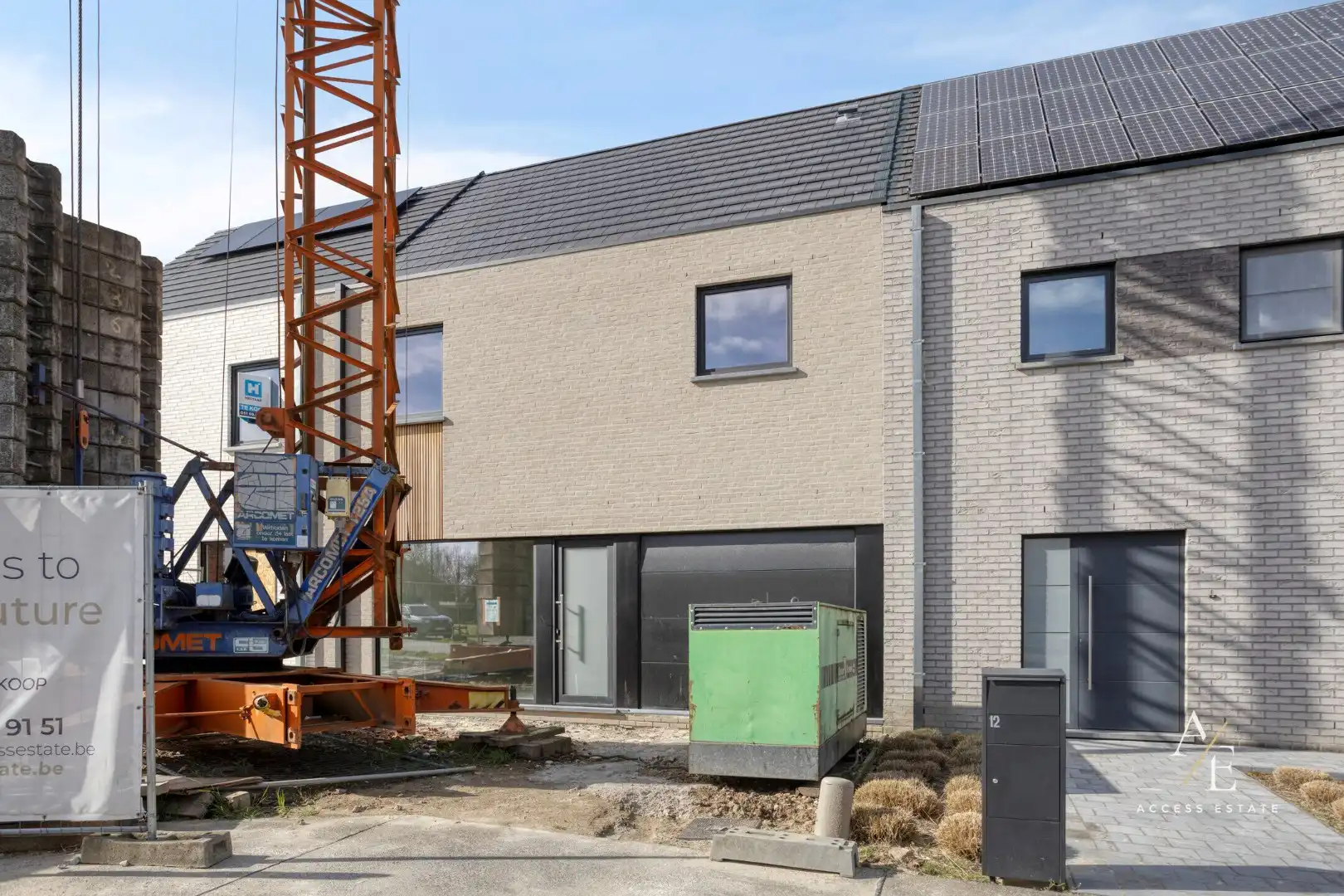 HOFSTADE - Zeer ruime nieuwbouwwoning (4 slk.) met inpandige garage en tuin foto {{pictureIndex}}