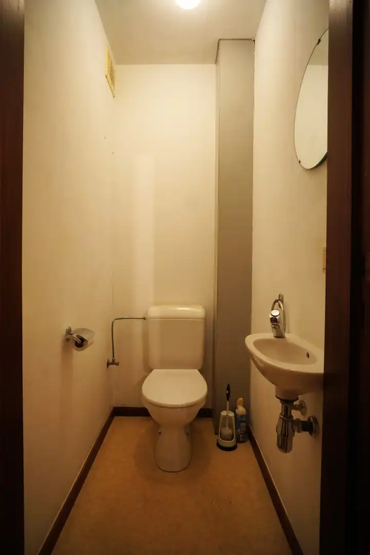 Ruim appartement met 3 slaapkamers gelegen tegenover de kerk van Wiemesmeer foto 11