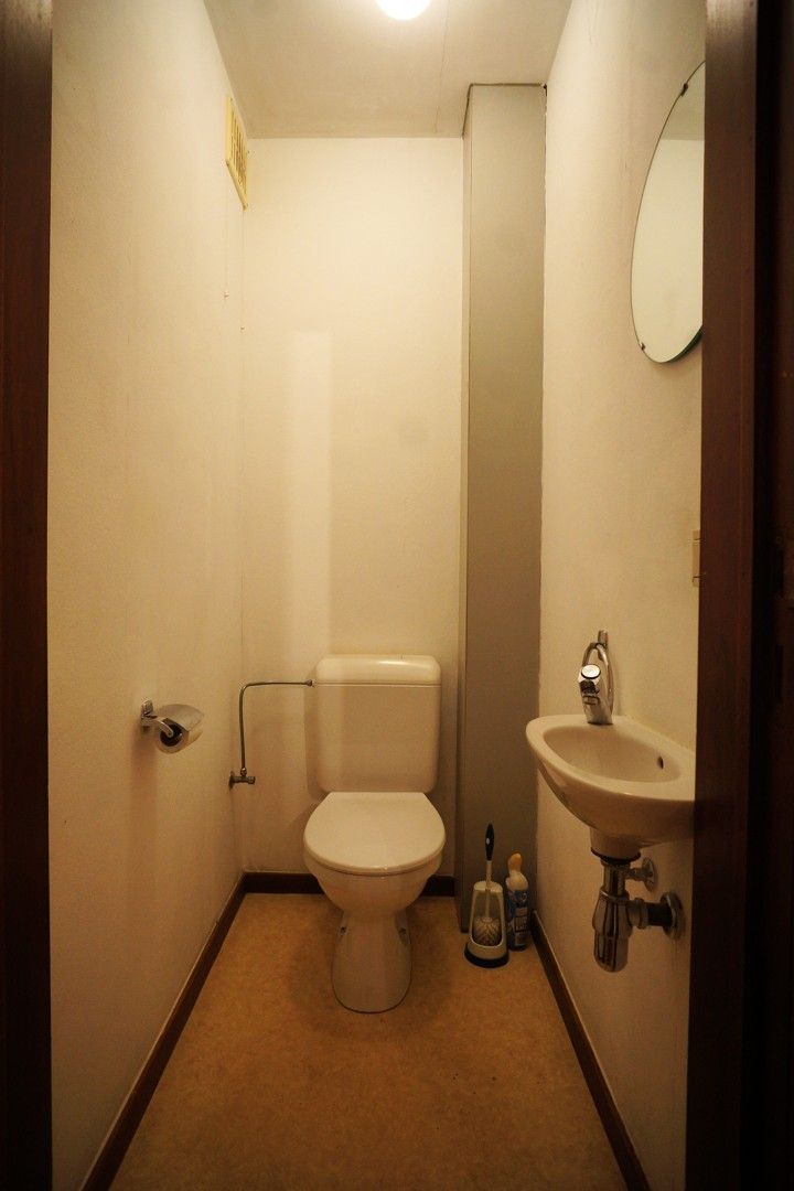 Ruim appartement met 3 slaapkamers gelegen tegenover de kerk van Wiemesmeer foto 11